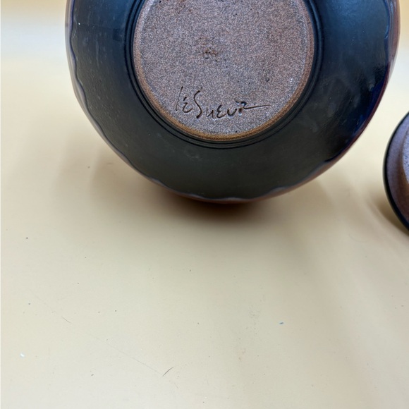 Art studio signed pottery jar with lid, cookie jar - Picture 9 of 10